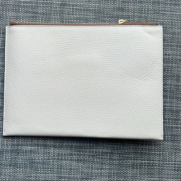 Michael Kors large wristlet Rare💥 - Picture 3 of 6